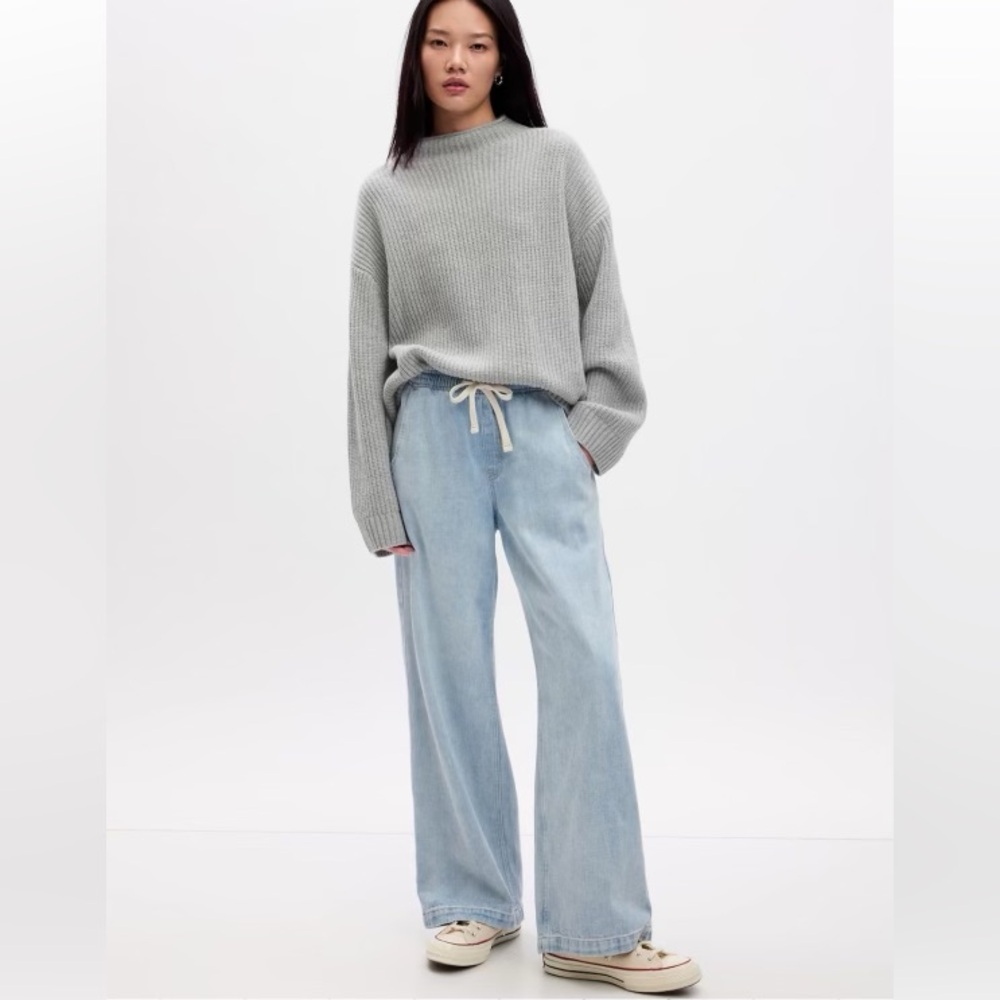 New GAP Denim, high rise wide leg, size medium.